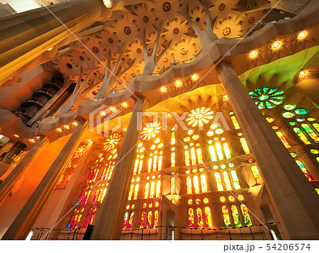 スペイン バルセロナ サグラダ・ファミリア 内部 inside of Sagrada Família 54206574