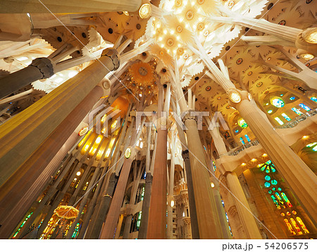 スペイン バルセロナ サグラダ・ファミリア 内部 inside of Sagrada Familia 54206575
