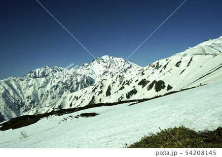 五竜岳と鹿島槍ヶ岳。 撮影地:白馬、八方尾根 五竜岳と鹿島槍ヶ岳。 撮影地:白馬、八方尾根 54208145