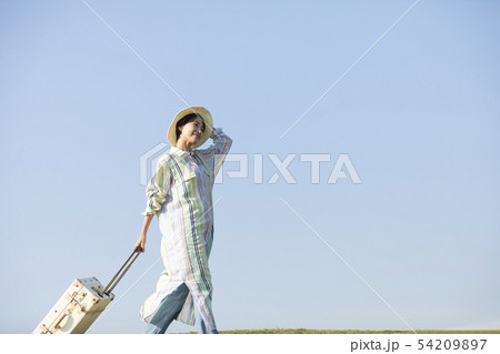 女性　旅行　 54209897
