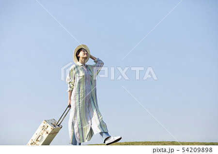 女性　旅行　 54209898