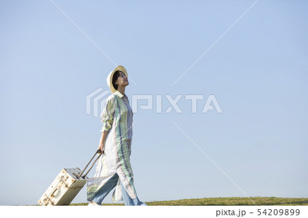 女性　旅行　 54209899