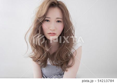 ゆるふわセミロングヘアー 日本人 ヘアスタイル ゆるふわセミロングヘアー 日本人 ヘアスタイル 54213784