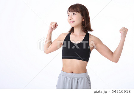 スポーツする女性 54216918