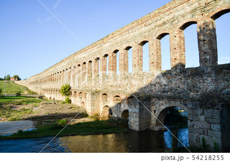 夕方のサン・ラサロ水道橋（スペイン・メリダ） 54218255