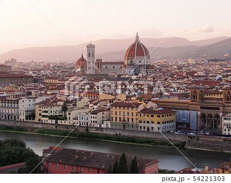 フィレンツェ ミケランジェロ広場からの眺望 Florence Italyの写真素材