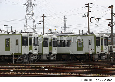 高崎車両センターに留置中の八高線キハ110 54222302