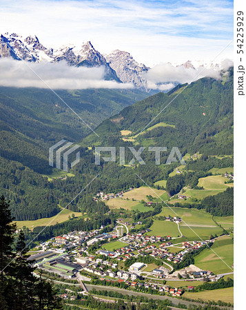 オーストリアにある氷結（アイスリーゼンヴェルト）からの眺望 54225929