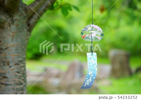 お庭の風鈴１ 54233252