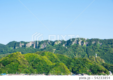 鋸山の遠景 （千葉県安房郡鋸南町） 2019年5月撮影 54233854