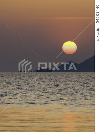 夕日の海岸 夕日の海岸 54235440