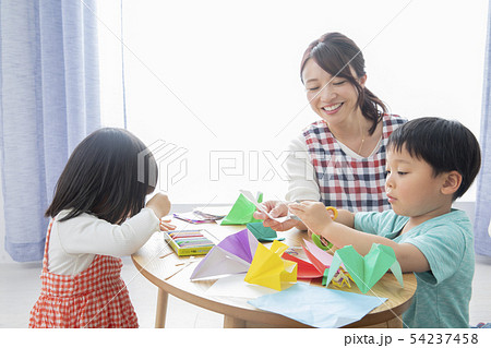 幼稚園 保育園 保育士 園児 お絵かき 折り紙 幼稚園 保育園 保育士 園児 お絵かき 折り紙 54237458