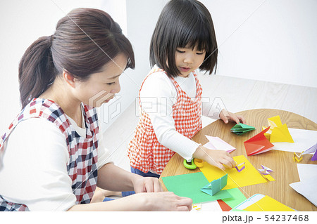 幼稚園　保育園　保育士　園児　折り紙　切り紙 54237468