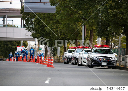 検問 パトカー 警察官 54244497