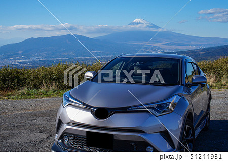車と富士山 54244931