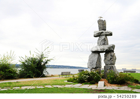 バンクーバーのイングリッシュ・ベイのイヌクシュク 54250289