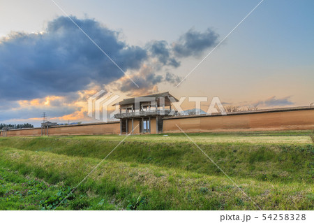 春の志波城跡の風景 54258328