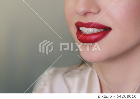 Make up artist working in make up studio Make up artist working in make up studio 54268010
