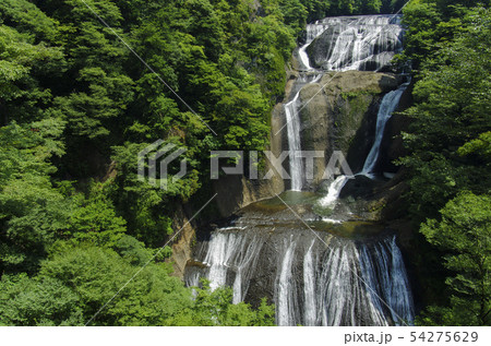 日本の滝百選の一つである袋田の滝 日本の滝百選の一つである袋田の滝 54275629