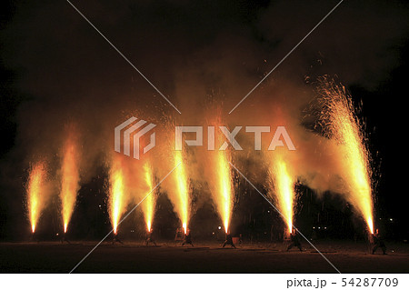 【日本の伝統】手筒花火 54287709