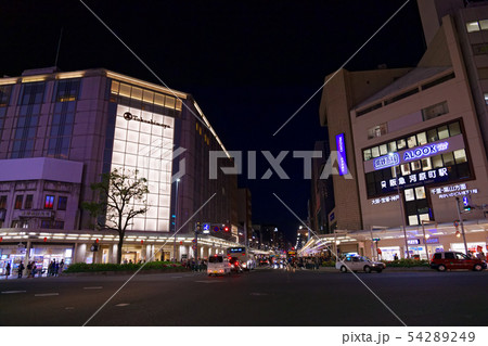 京都　四条河原町交差点　高島屋　夜景 54289249