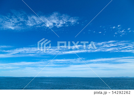 青空 海 水平線の写真素材