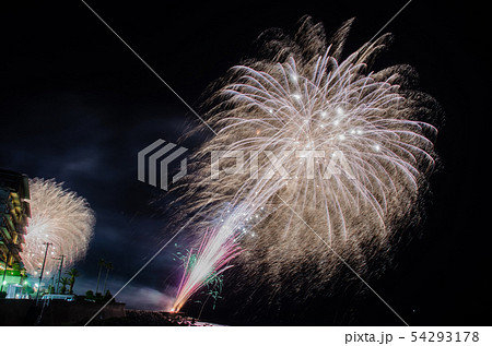 伊豆稲取の花火演舞 54293178