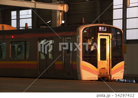 羽越本線E129系(快速) 羽越本線E129系(快速) 54297412