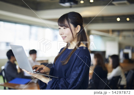 ビジネス　ビジネスウーマン 54297872