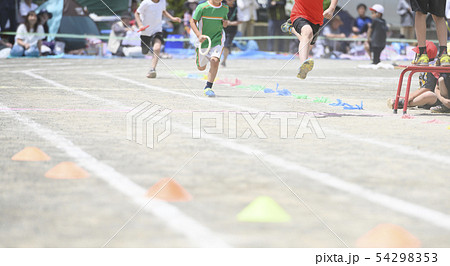 運動会イメージ(低学年リレー) 運動会イメージ(低学年リレー) 54298353