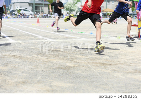運動会（徒競走 ゴールシーン） 54298355