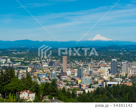 フッド山とポートランド市街(アメリカ オレゴン州) フッド山とポートランド市街(アメリカ オレゴン州) 54301142