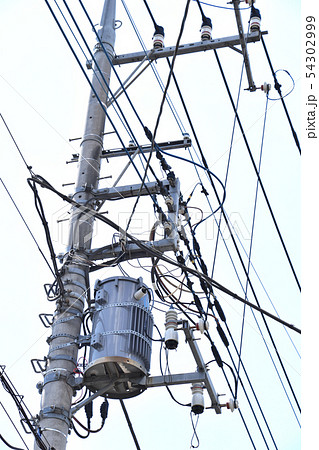 電柱と電気設備 電柱と電気設備 54302999