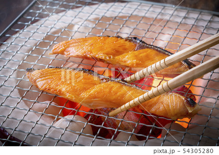 焼き鮭 54305280