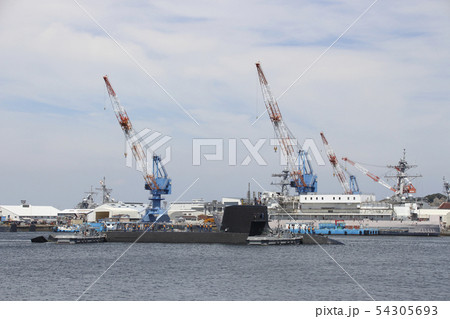 横須賀港の軍艦 54305693