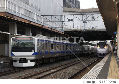 土浦駅に到着する特急ひたち号 54309090