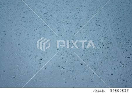 雨　雨粒　窓　室内 54309337