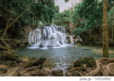 Huai Mae Khamin Waterfall tier 3, Khuean 54310602