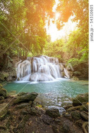 Huai Mae Khamin Waterfall tier 3, Khuean 54310605