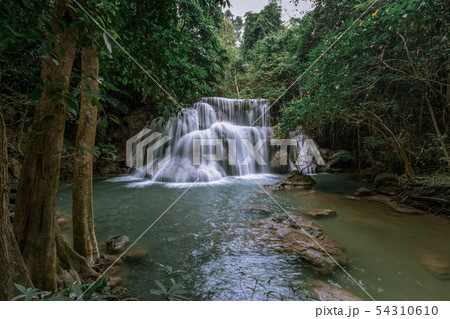 Huai Mae Khamin Waterfall tier 3, Khuean 54310610