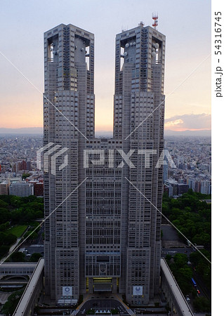 京王プラザホテルから見た東京都庁舎 54316745