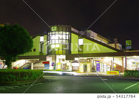 夜の昭島駅北口 54317764