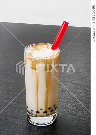 黒糖タピオカミルク　Tapioca drink in fashion in Asia 54321096