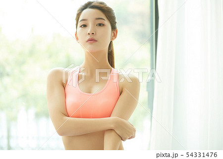 女性　スポーツ　ヘルシー 54331476