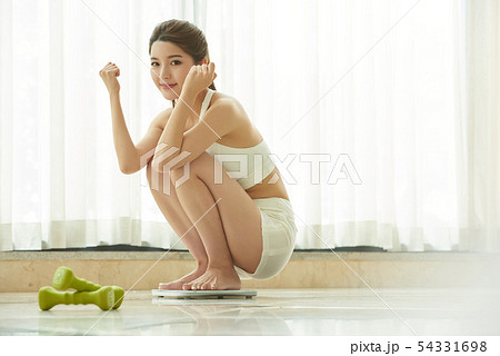 女性　スポーツ　ヘルシー 54331698