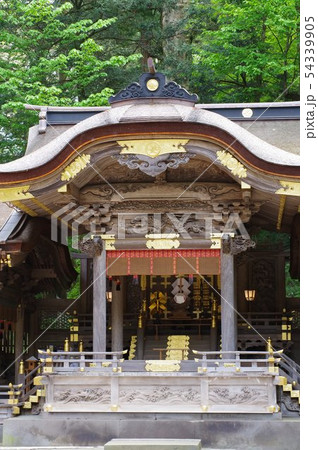 信州　上諏訪　諏訪神社上社　本宮拝殿　全国の諏訪神社の総本山　７年に一度の御柱祭で有名 54339905