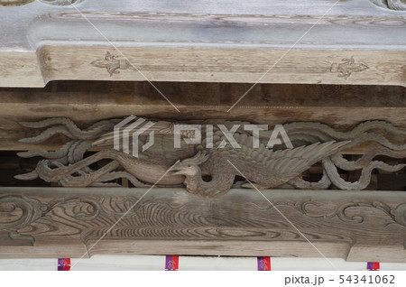 信州 上諏訪 諏訪神社上社 入口御門の彫刻 全国の諏訪神社の総本山 7年に一度の御柱祭で有名 信州 上諏訪 諏訪神社上社 入口御門の彫刻 全国の諏訪神社の総本山 7年に一度の御柱祭で有名 54341062