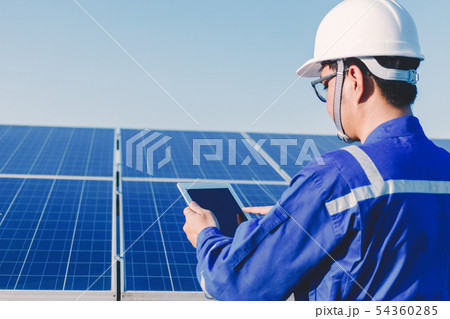 operation and maintenance in solar power plant 54360285