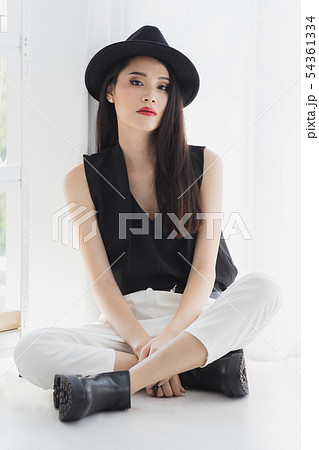 Asian model woman standing and pompous.. 54361334