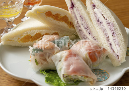 パーティーのオードブル 54366250